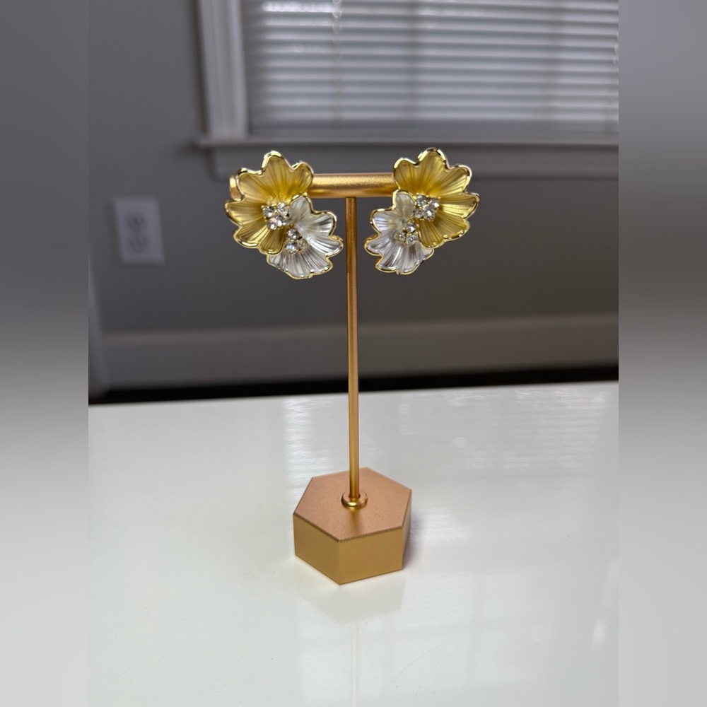Elegant Gold plated Gold and Silver Tone Floral Earrings